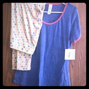NWT Classic T LuLaRoe shirt